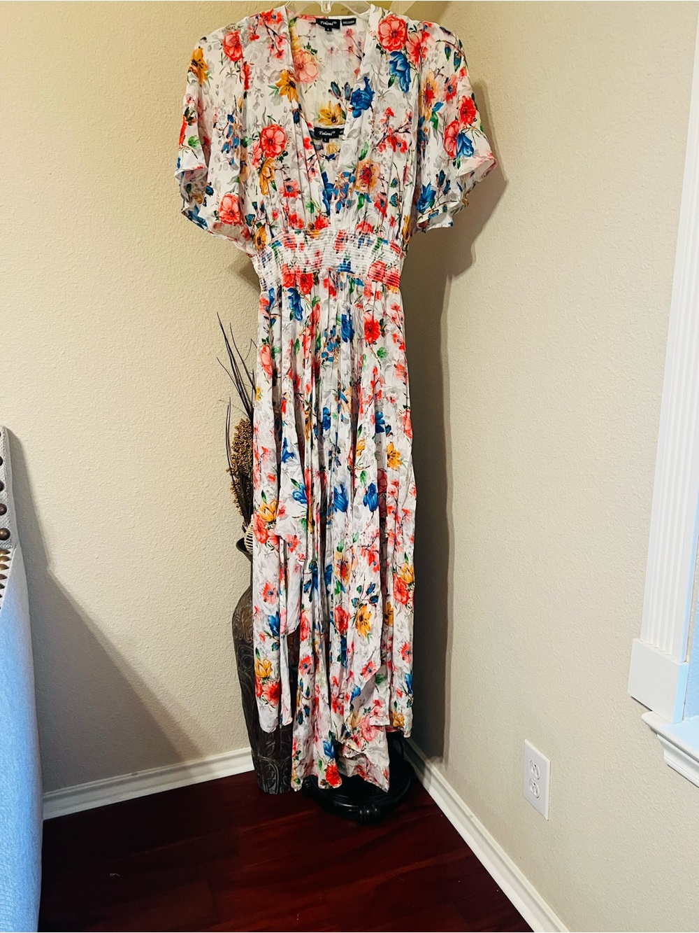 Tolani White Floral V-Neck Maxi Dress with Red, Blue & Yellow Blooms